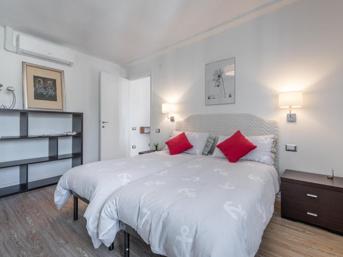 דירות Casa Alla Marina Del Porto Di קליארי מראה חיצוני תמונה